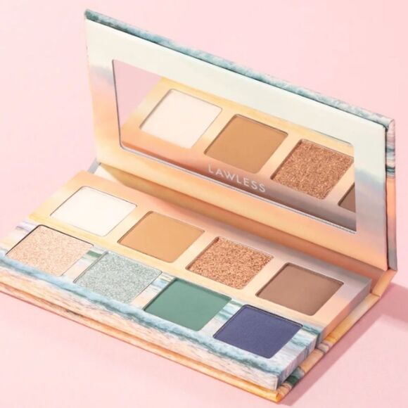 Lawless The Winter Beach One Palette - Picture 2 of 8